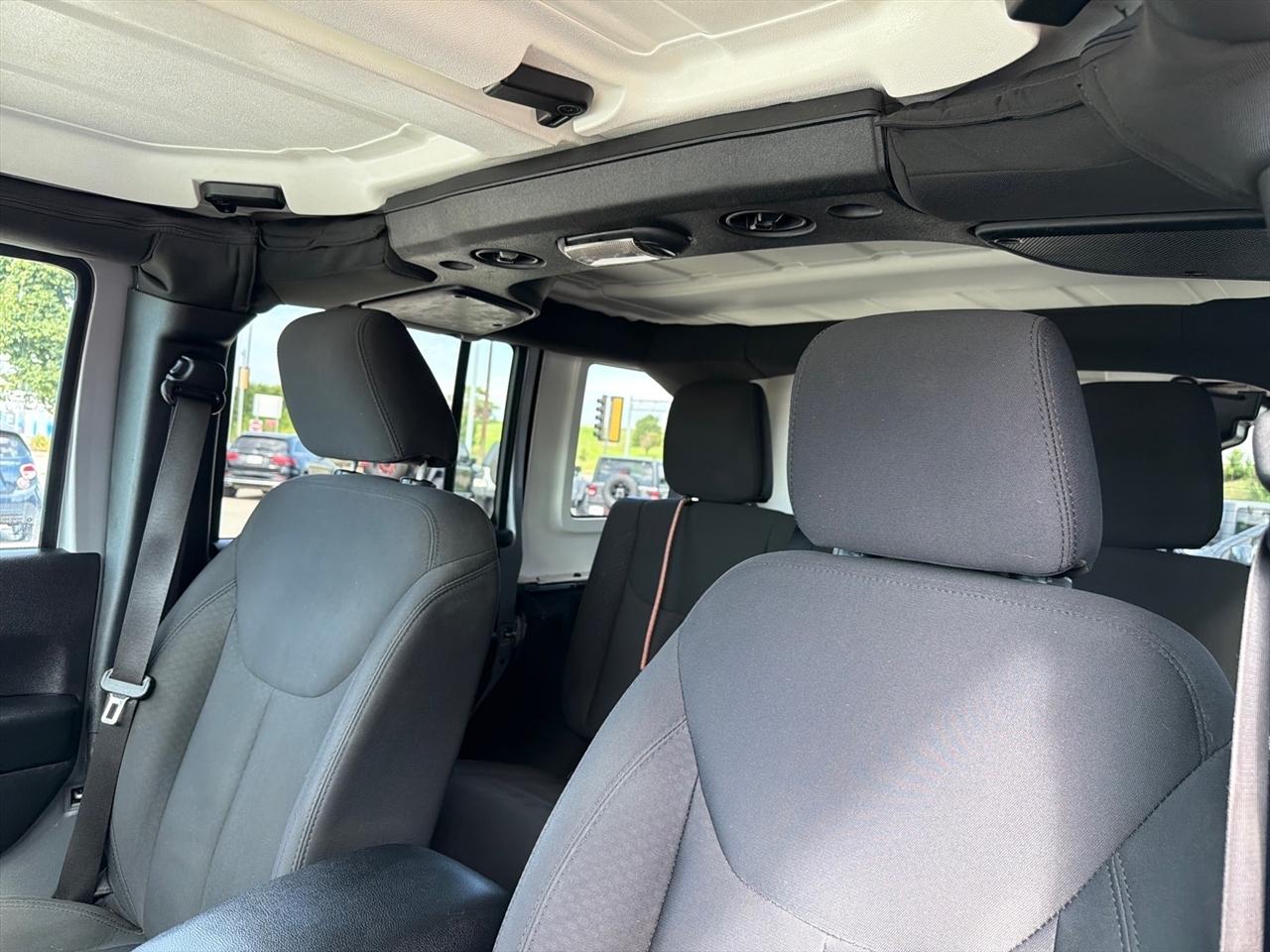Jeep Wrangler Unlimited 4WD 4dr Sport 2016