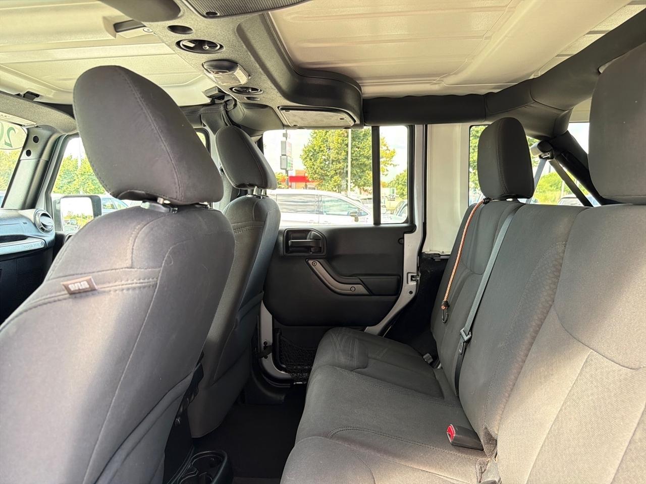 Jeep Wrangler Unlimited 4WD 4dr Sport 2016