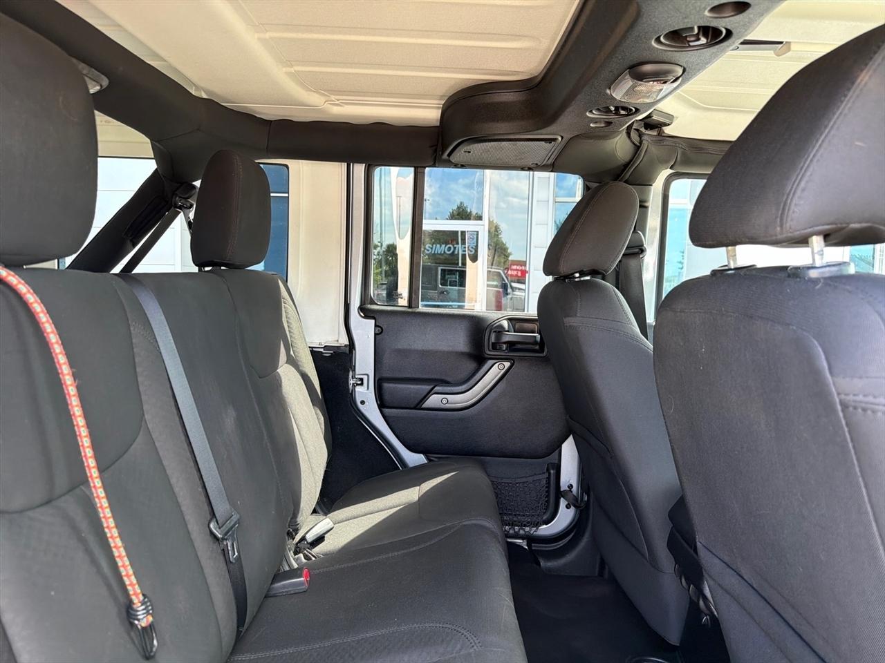 Jeep Wrangler Unlimited 4WD 4dr Sport 2016
