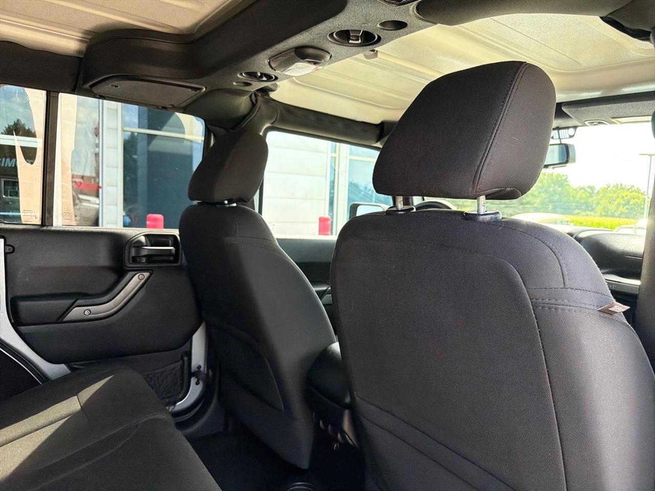Jeep Wrangler Unlimited 4WD 4dr Sport 2016