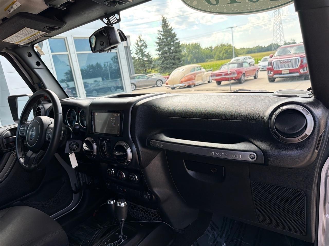 Jeep Wrangler Unlimited 4WD 4dr Sport 2016