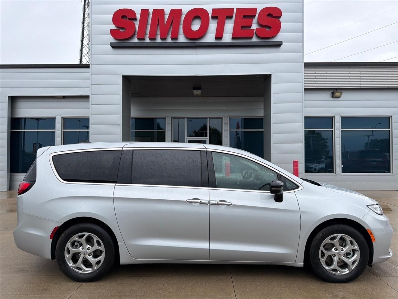2024 Chrysler Pacifica Limited FWD