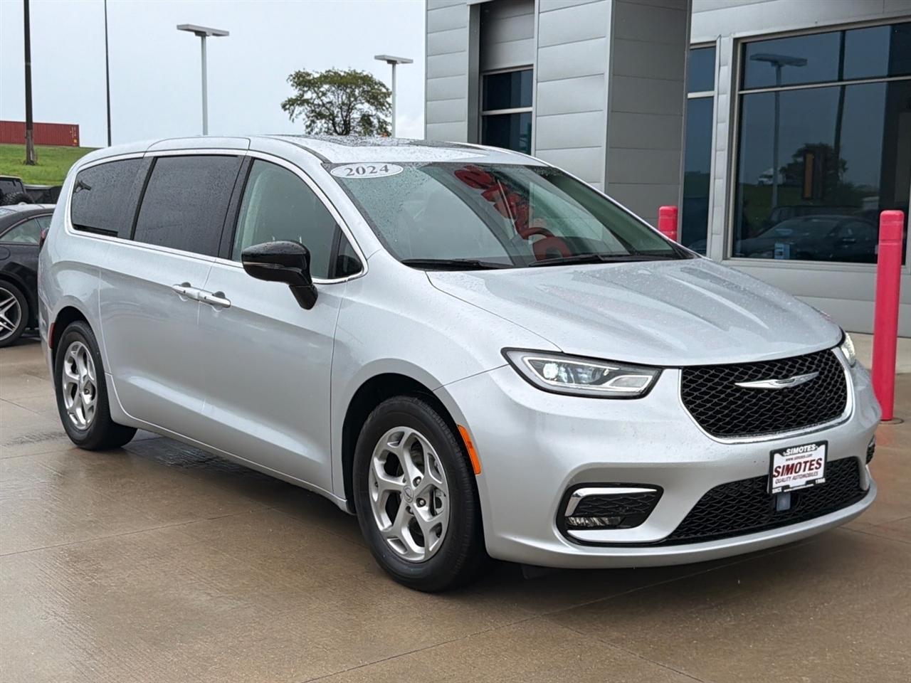 Chrysler Pacifica Limited FWD 2024