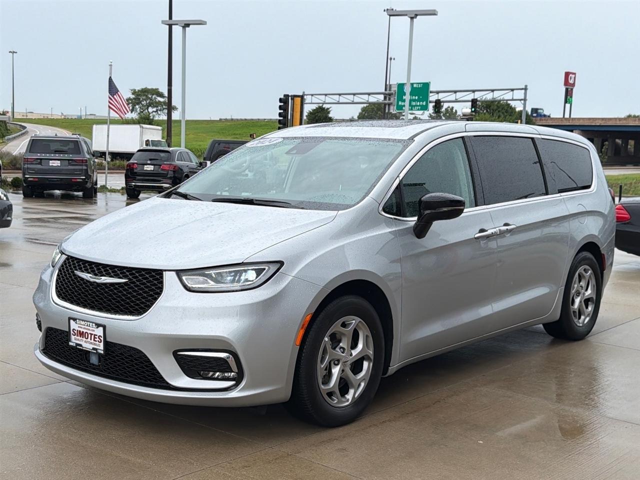 Chrysler Pacifica Limited FWD 2024