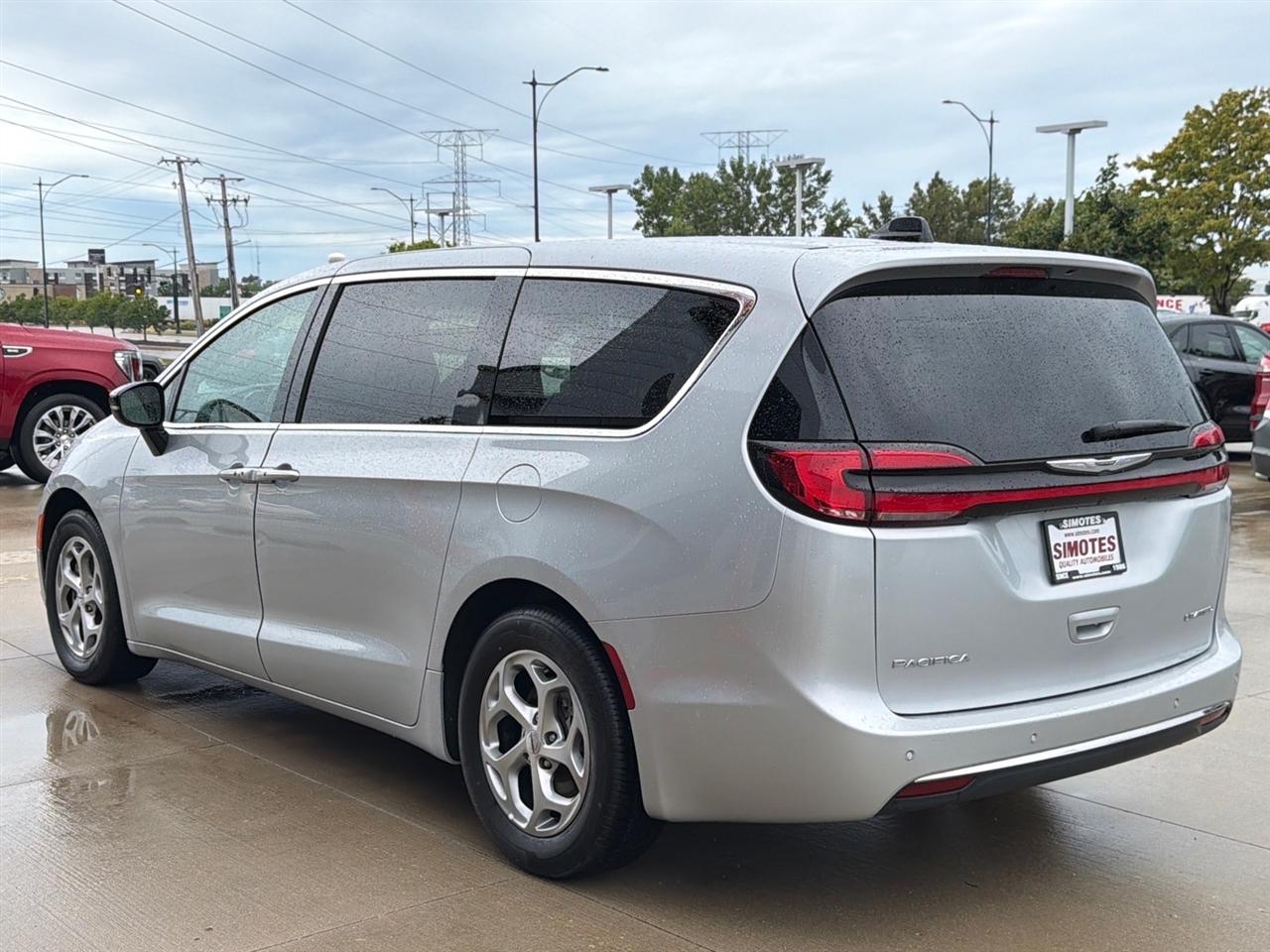 Chrysler Pacifica Limited FWD 2024