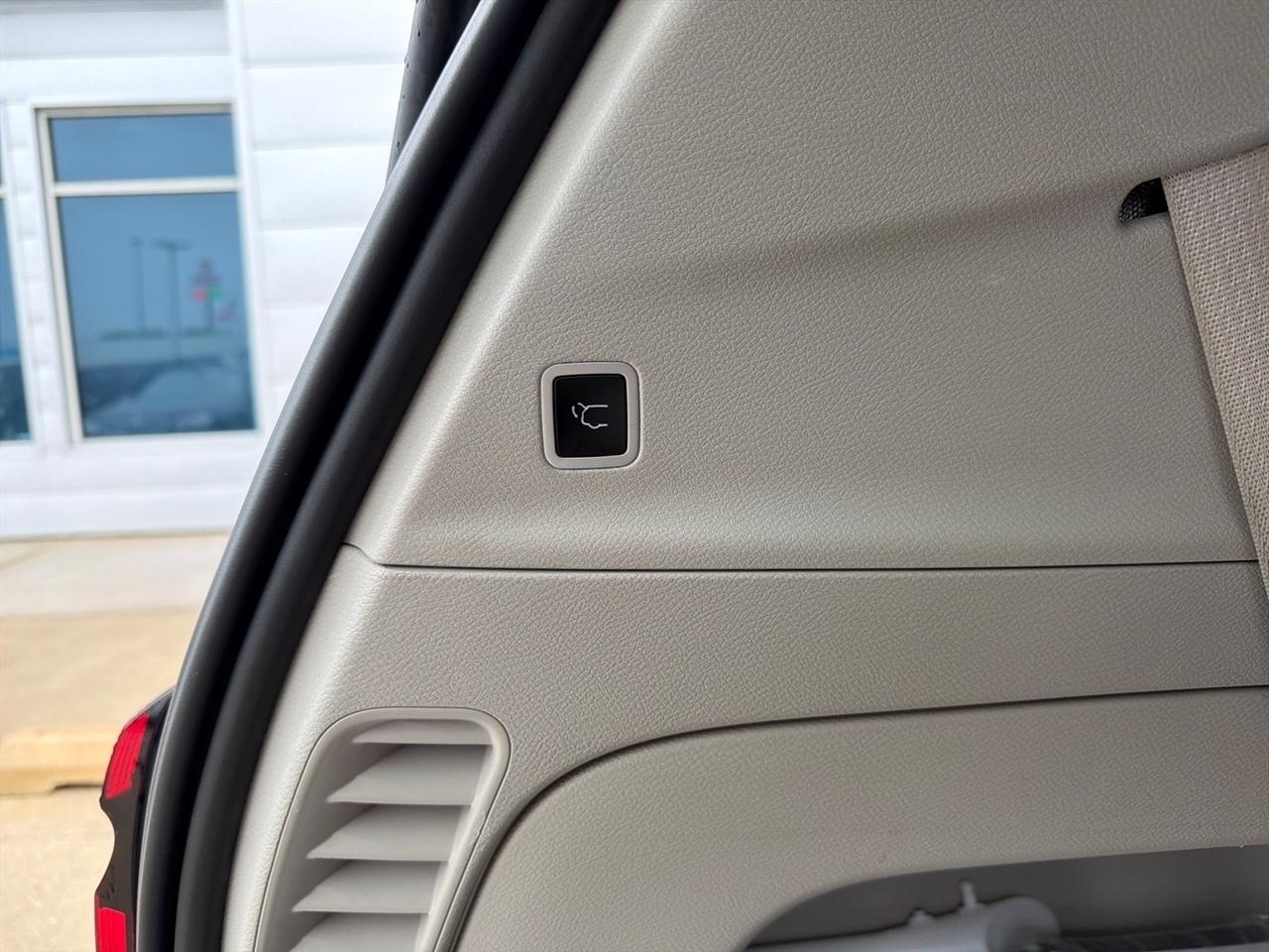 Chrysler Pacifica Limited FWD 2024