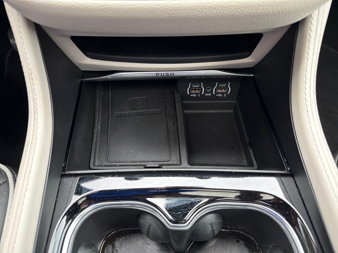 Chrysler Pacifica Limited FWD 2024