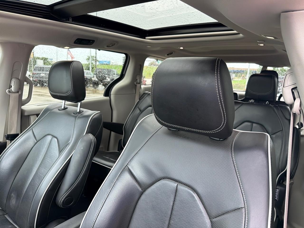 Chrysler Pacifica Limited FWD 2024