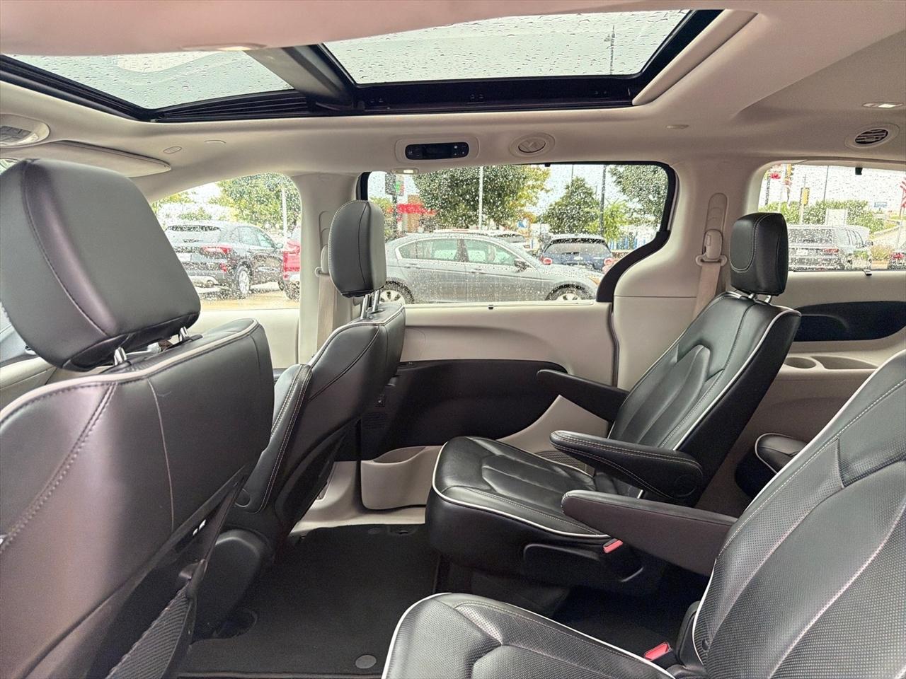 Chrysler Pacifica Limited FWD 2024