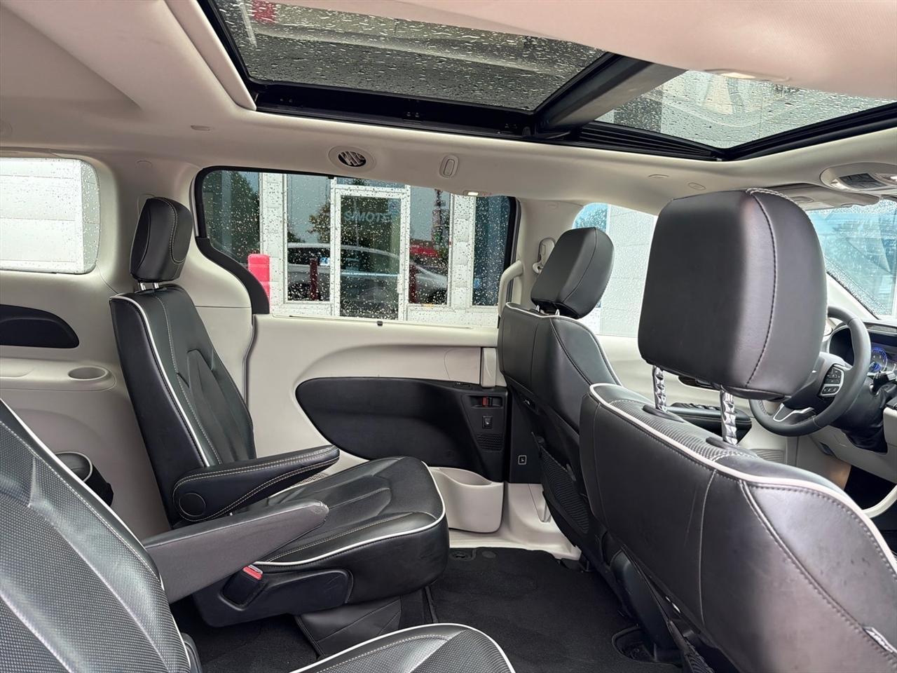Chrysler Pacifica Limited FWD 2024