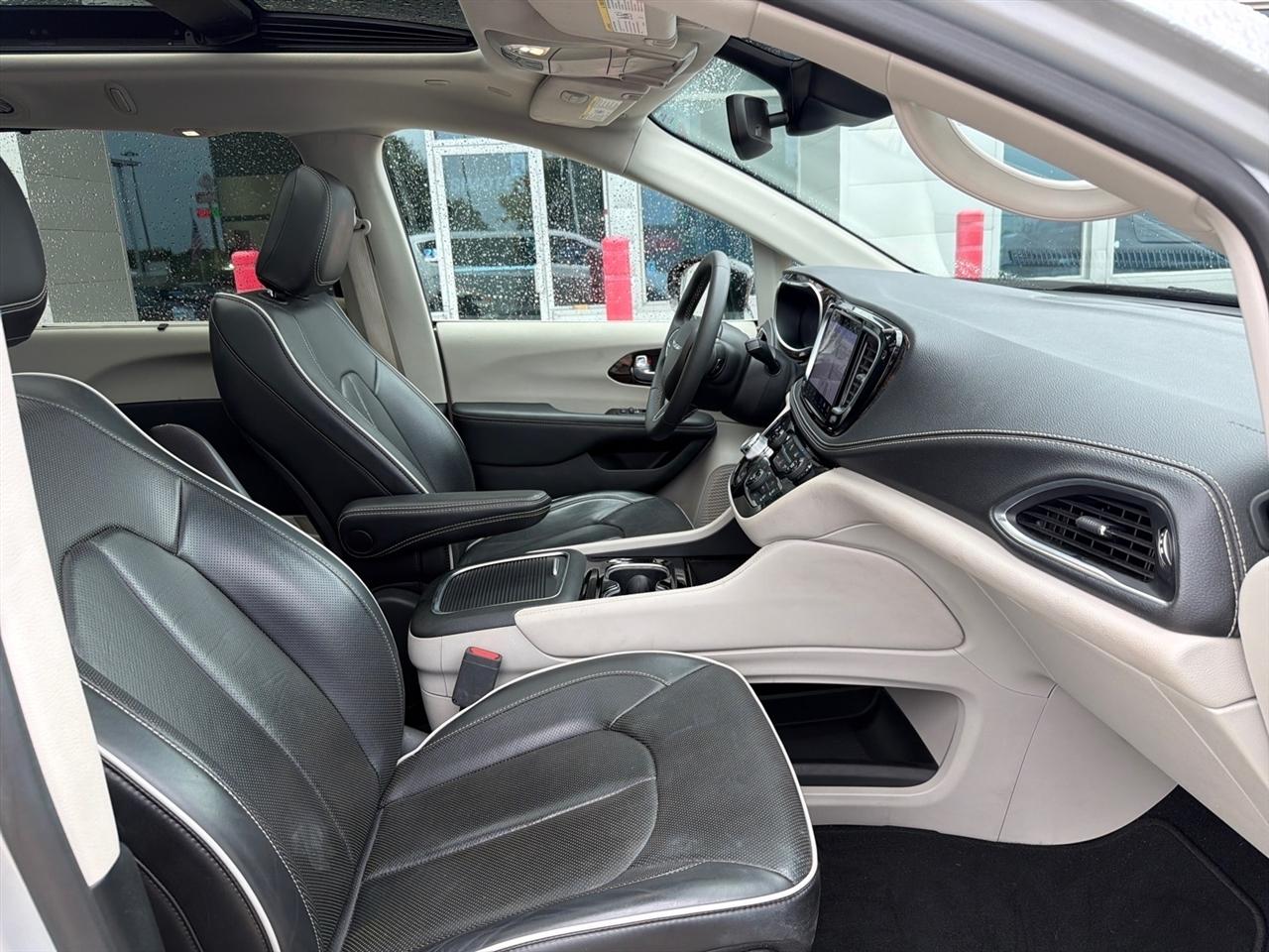 Chrysler Pacifica Limited FWD 2024