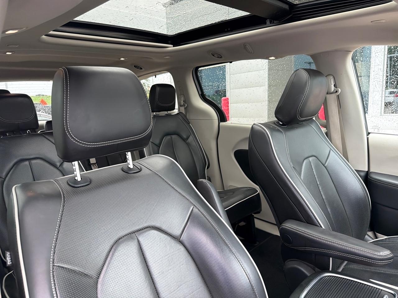Chrysler Pacifica Limited FWD 2024