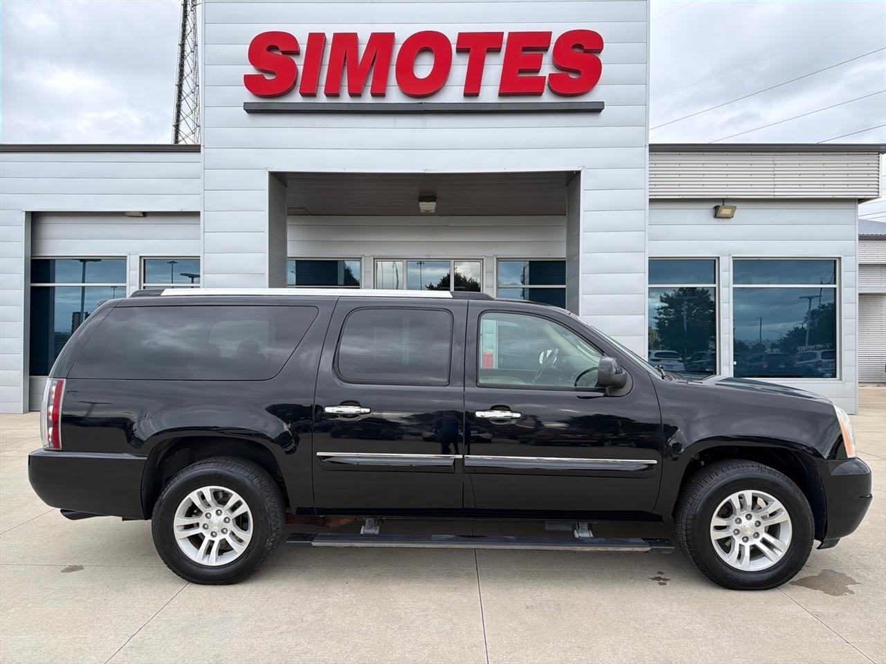 GMC Yukon XL Denali AWD 4dr 1500 2008