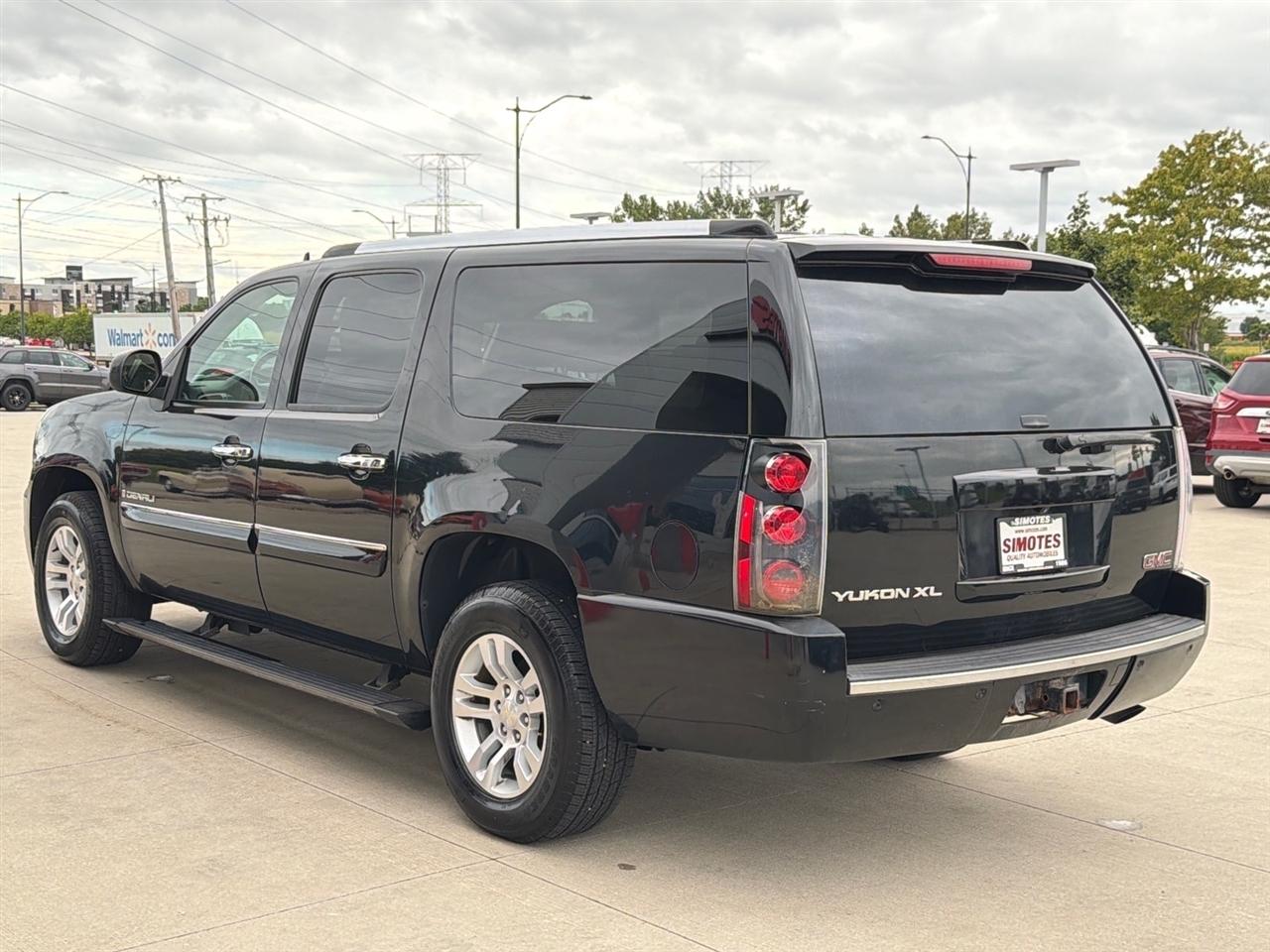 GMC Yukon XL Denali AWD 4dr 1500 2008