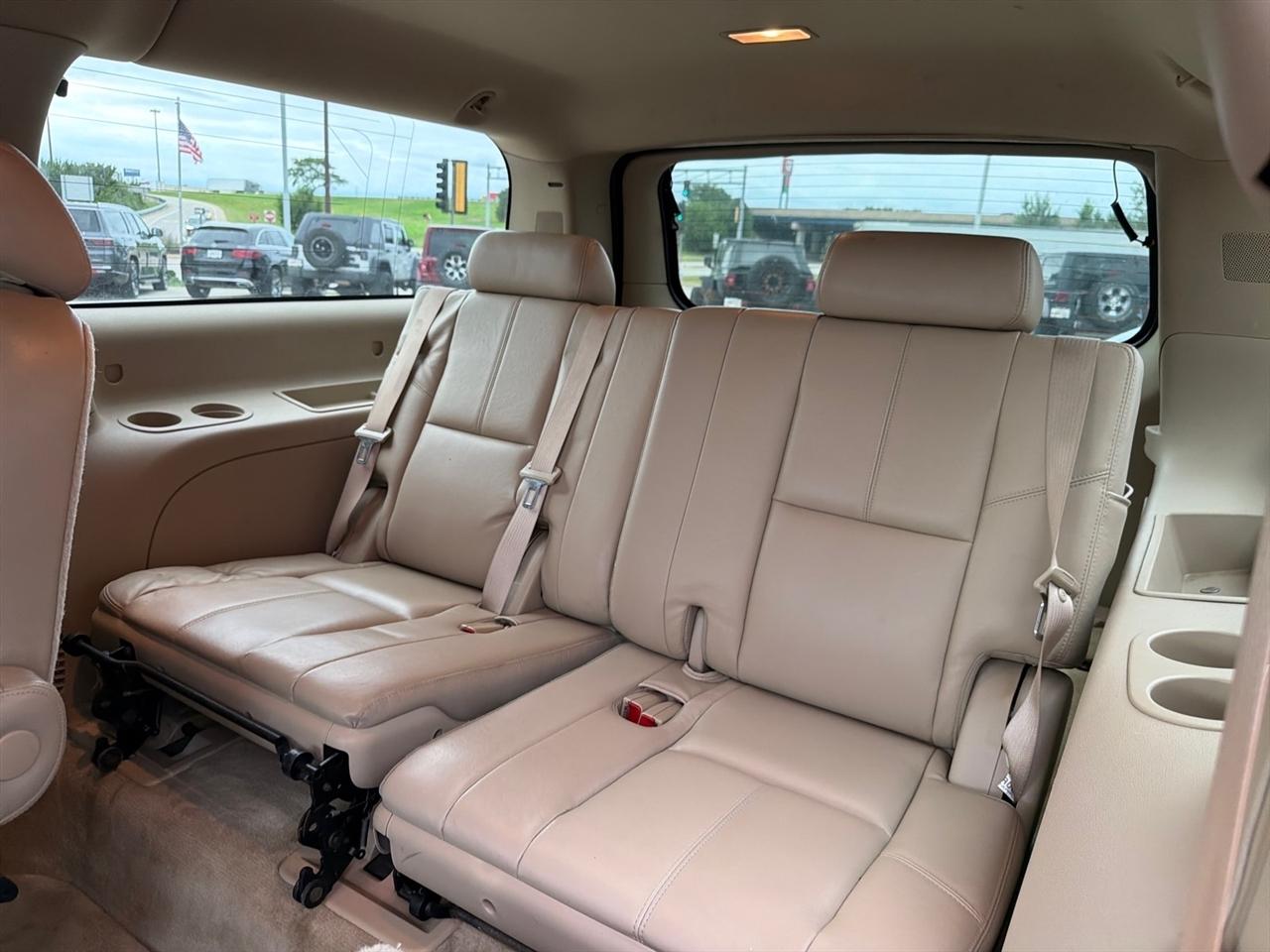 GMC Yukon XL Denali AWD 4dr 1500 2008