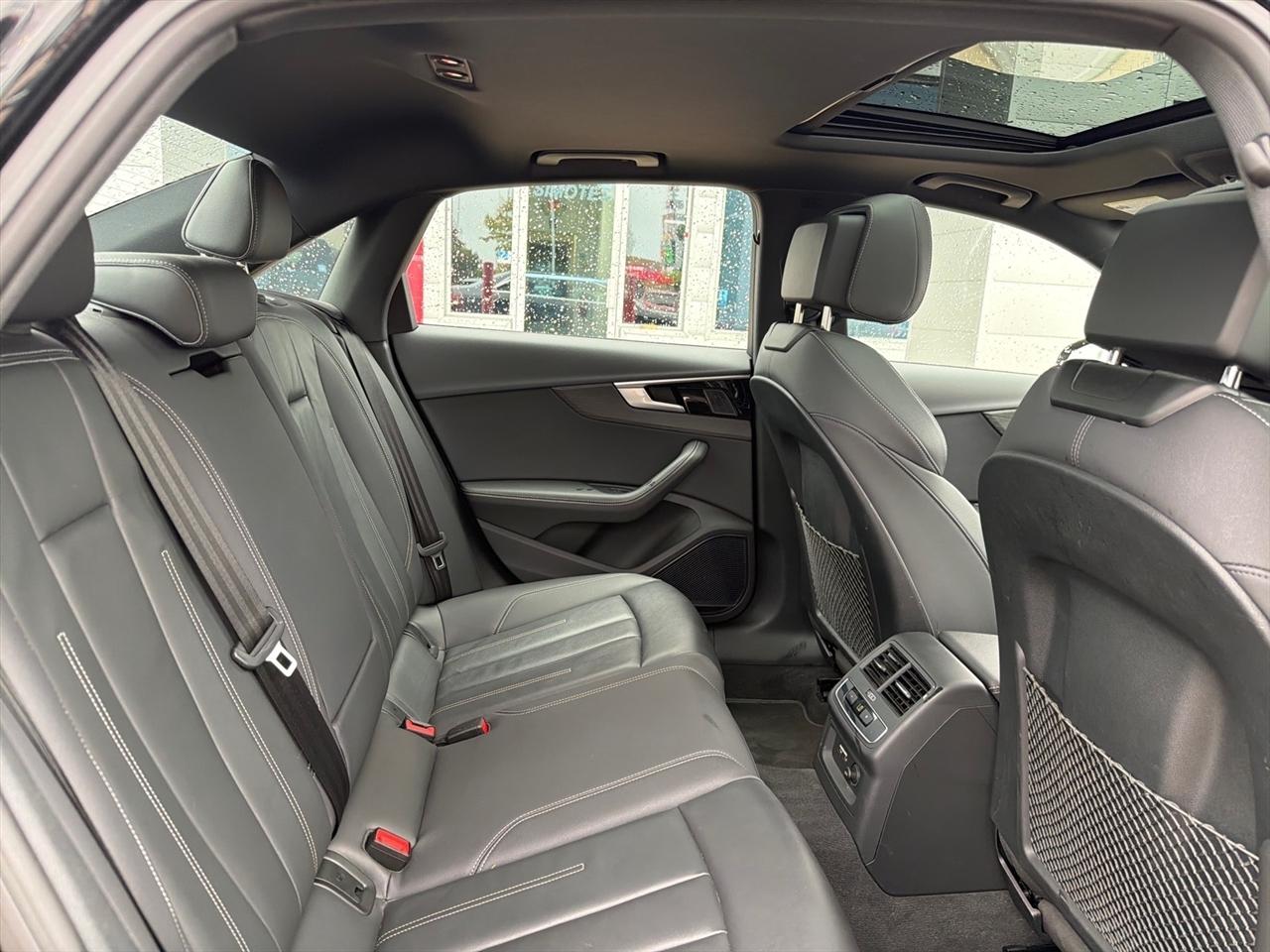 Audi A4 Sedan S line Premium Plus 45 TFSI quattro 2024
