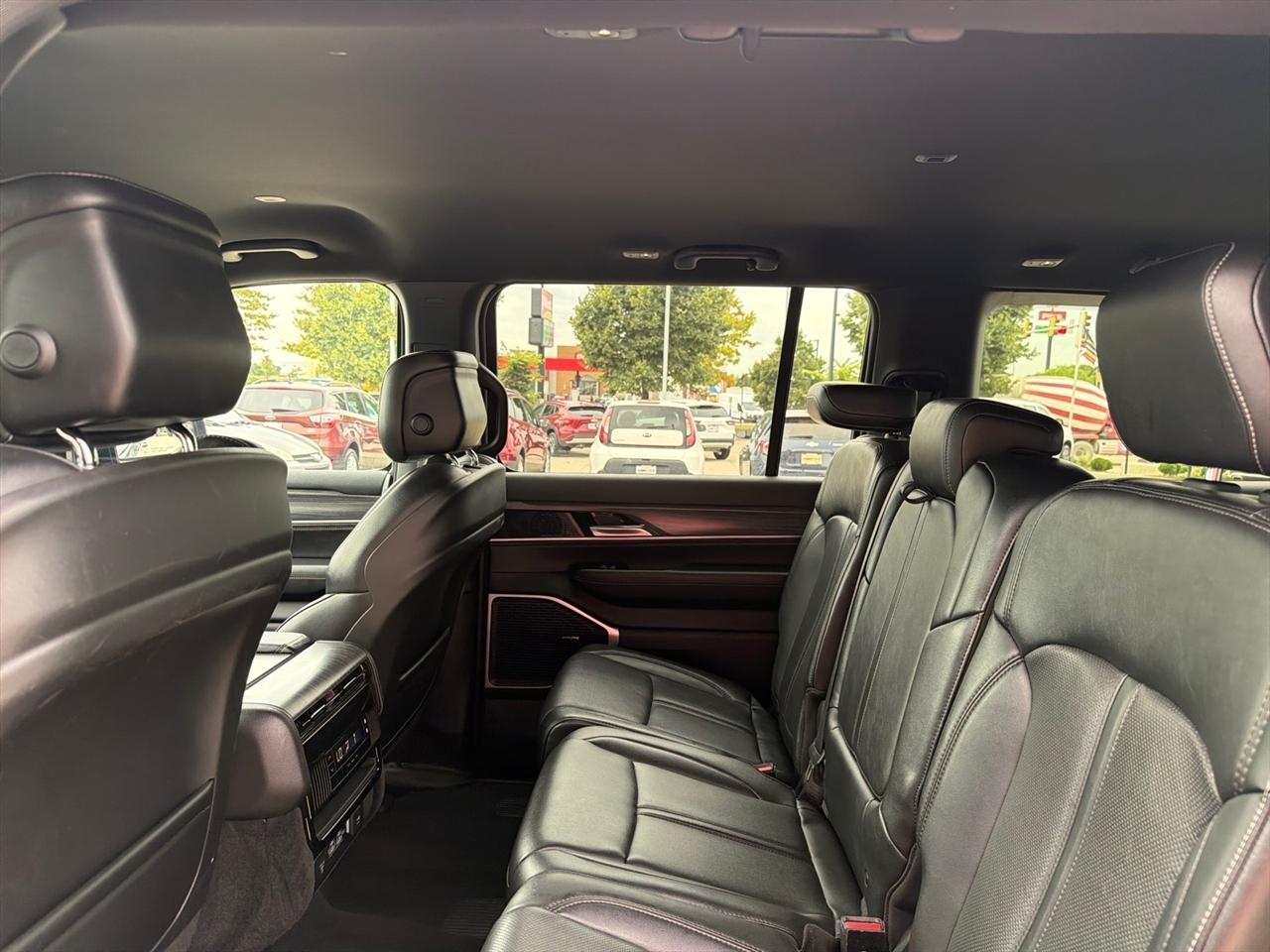 Jeep Wagoneer L Series II 4x4 2023
