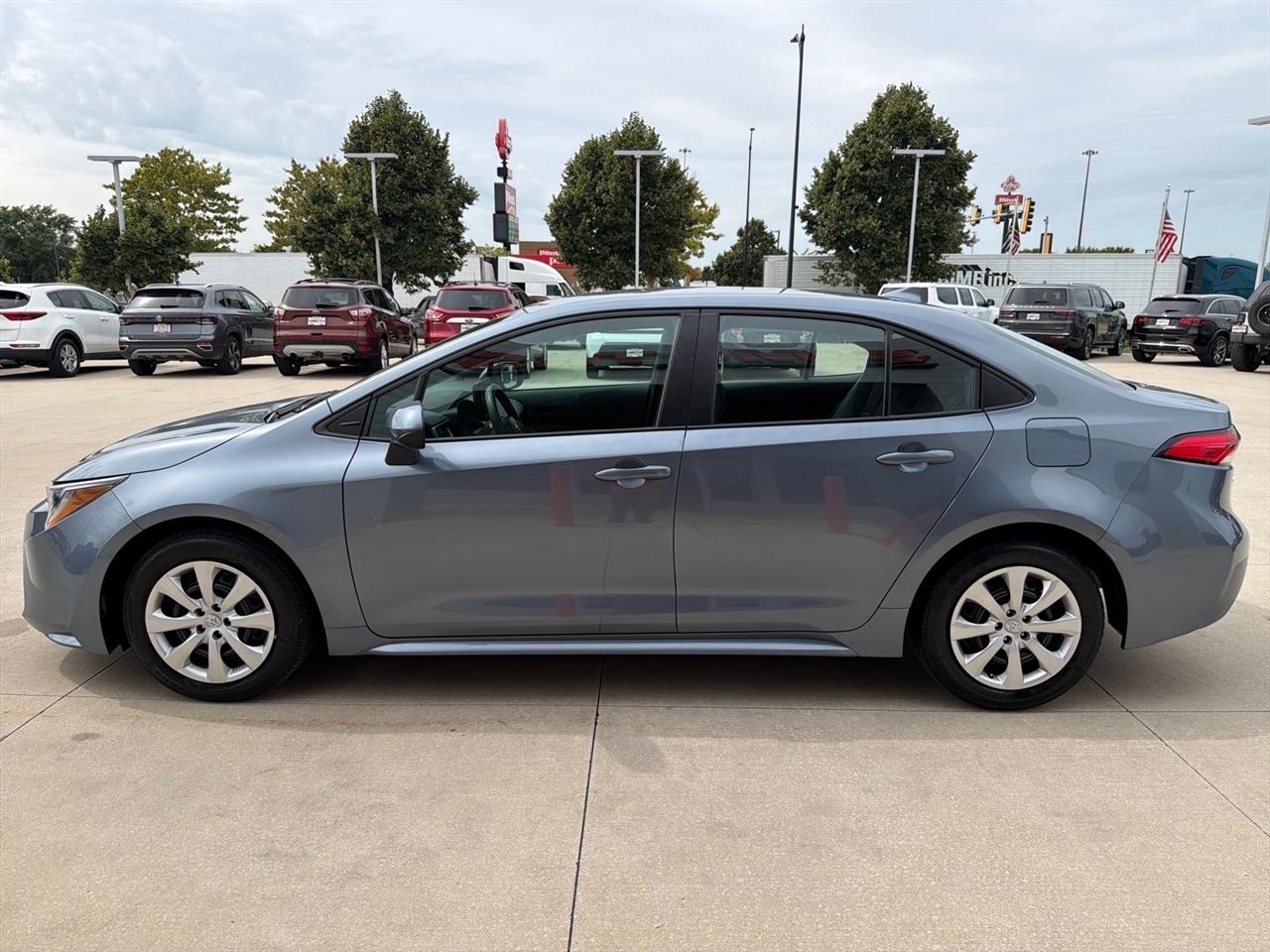 Toyota Corolla LE CVT (Natl) 2026