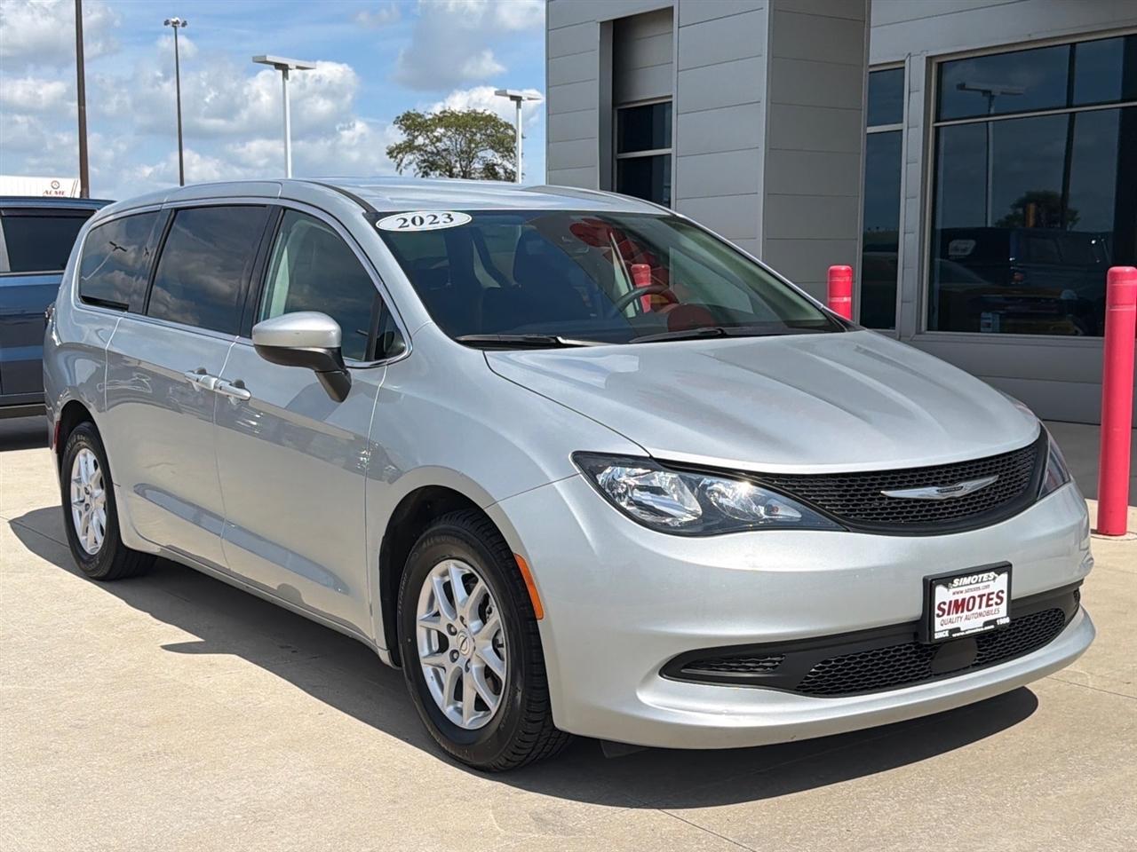 Chrysler Voyager LX FWD 2023