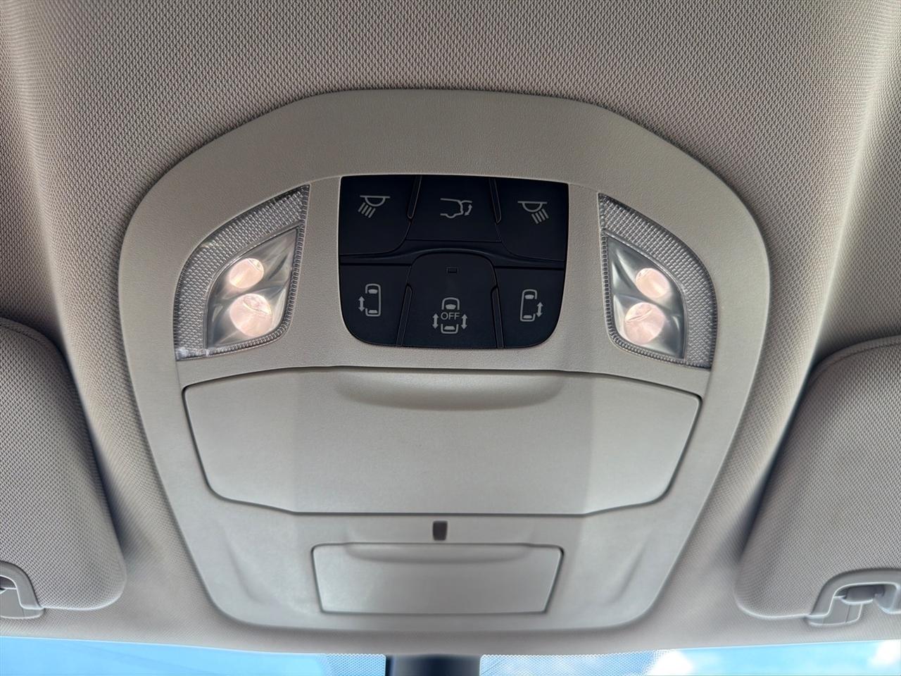 Chrysler Voyager LX FWD 2023