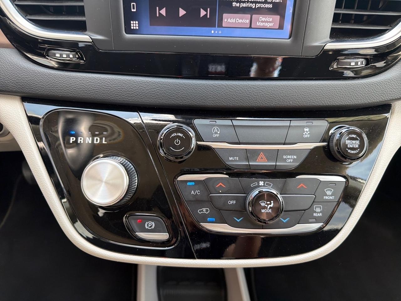 Chrysler Voyager LX FWD 2023