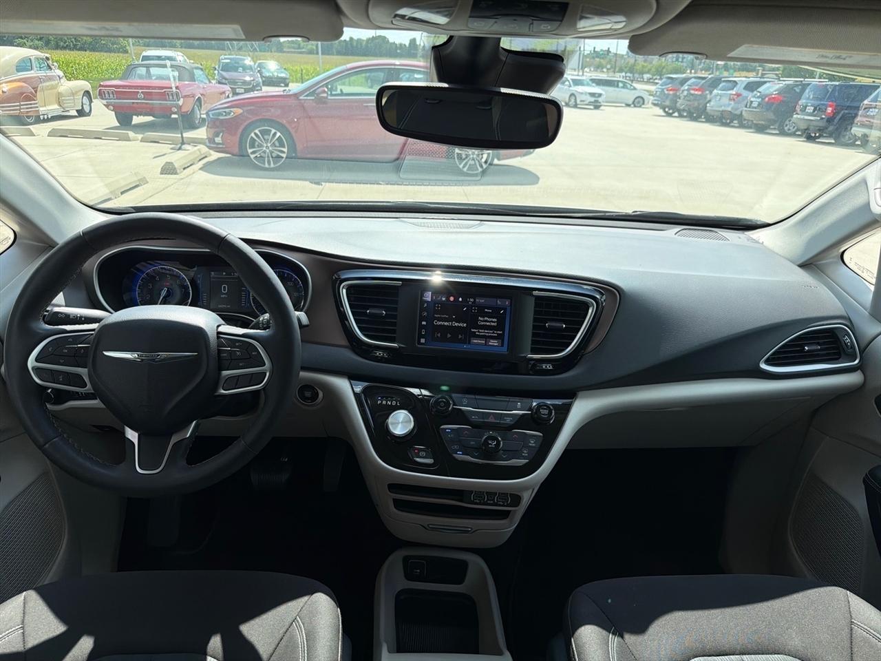 Chrysler Voyager LX FWD 2023