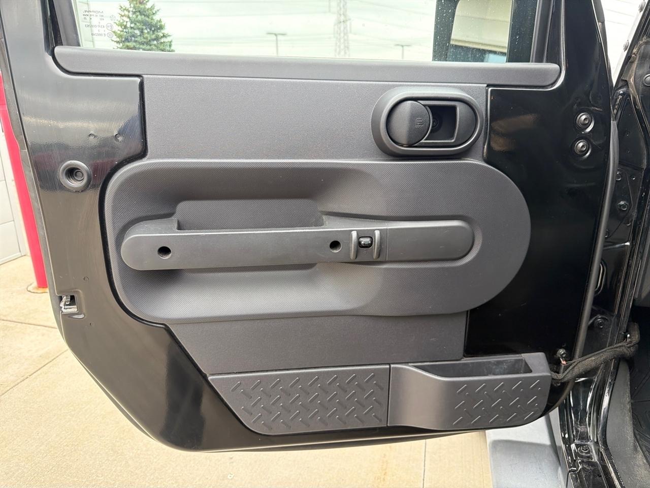 Jeep Wrangler 4WD 2dr Sahara 2009