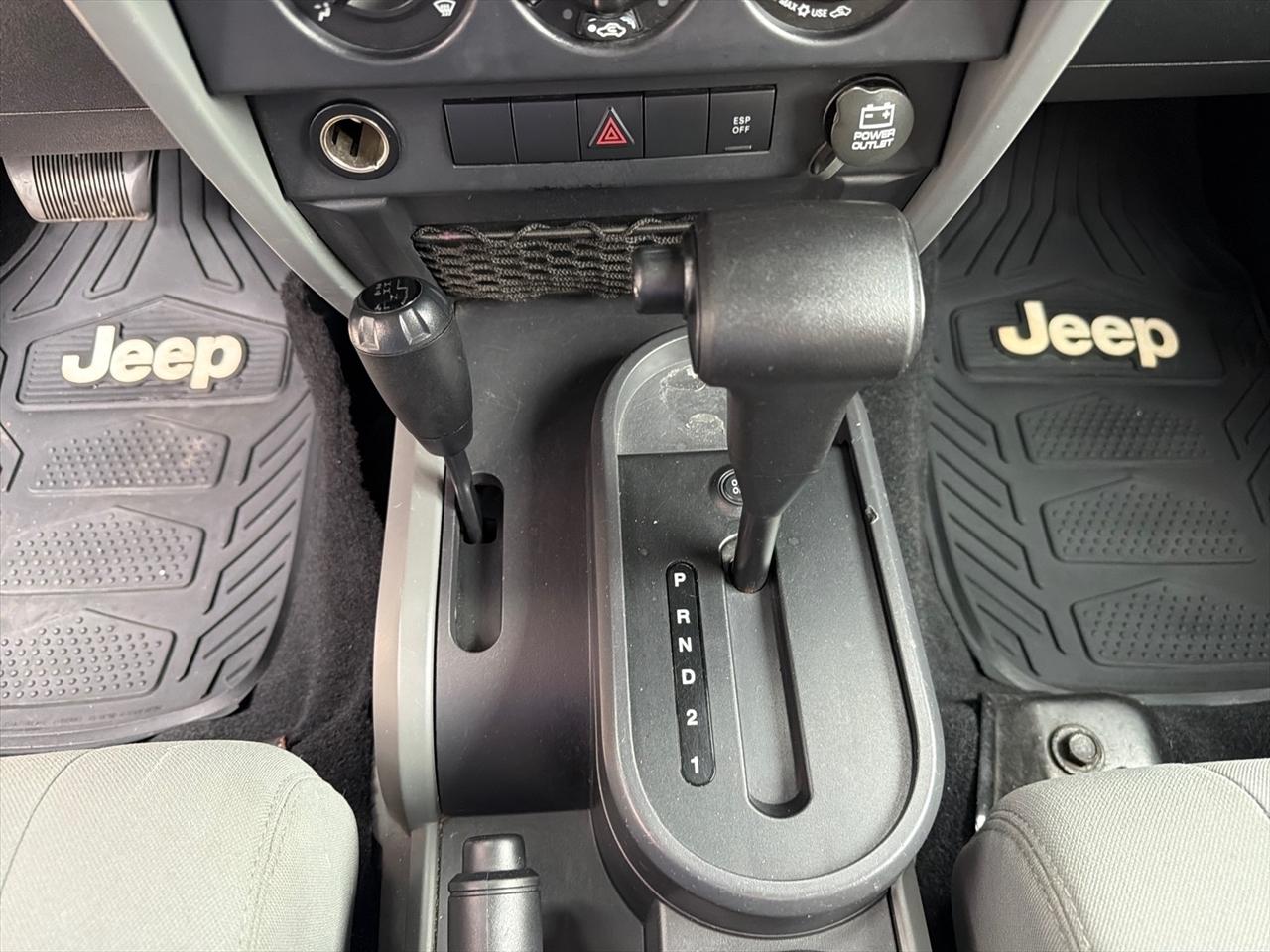 Jeep Wrangler 4WD 2dr Sahara 2009