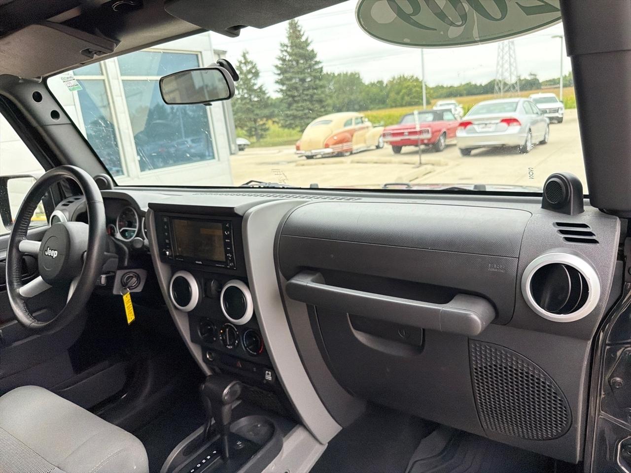 Jeep Wrangler 4WD 2dr Sahara 2009