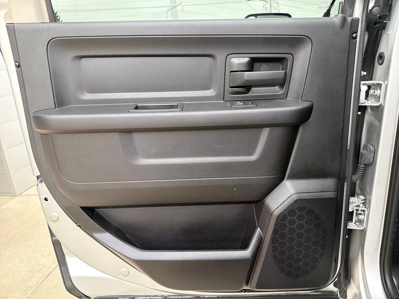 RAM 2500 4WD Crew Cab 149" Tradesman 2016