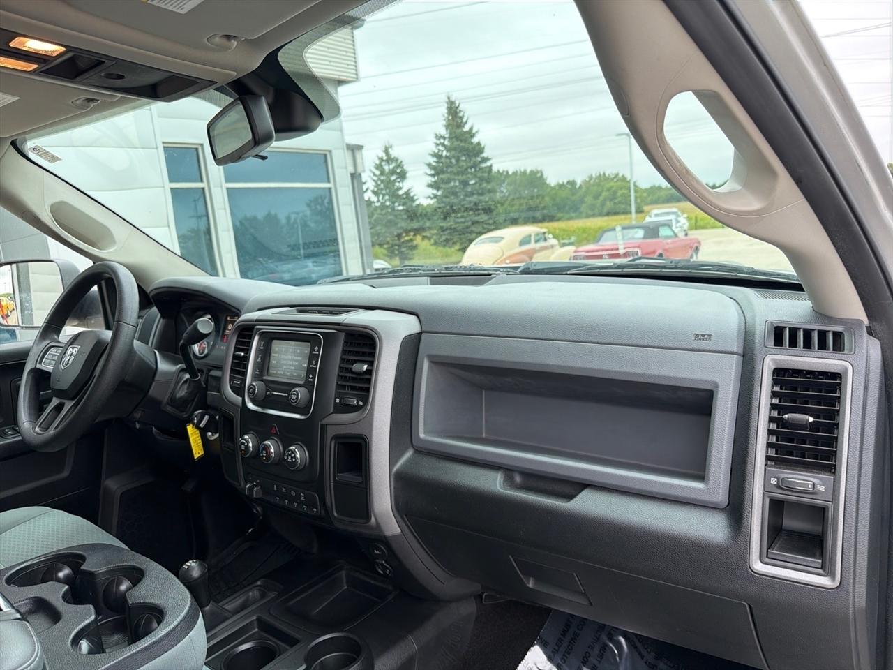 RAM 2500 4WD Crew Cab 149" Tradesman 2016