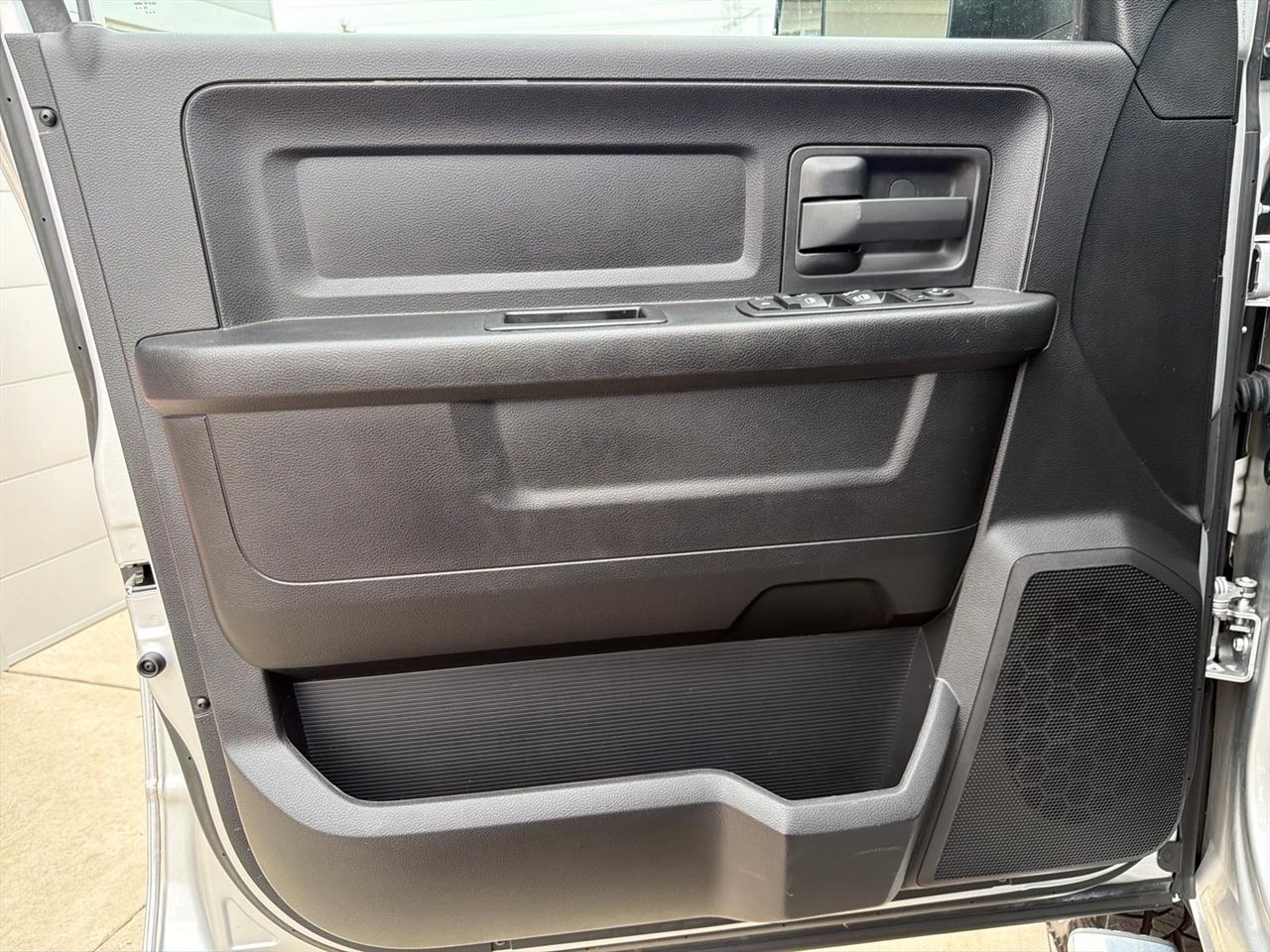 RAM 2500 4WD Crew Cab 149" Tradesman 2016
