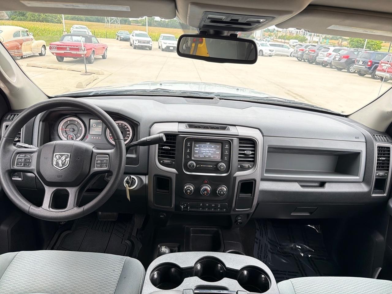 RAM 2500 4WD Crew Cab 149" Tradesman 2016