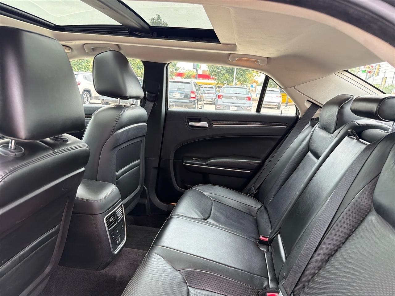 Chrysler 300 300C AWD 2017
