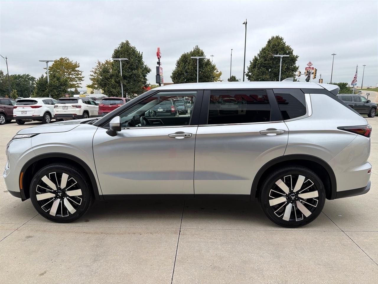 Mitsubishi Outlander Trail Edition S-AWC 2025