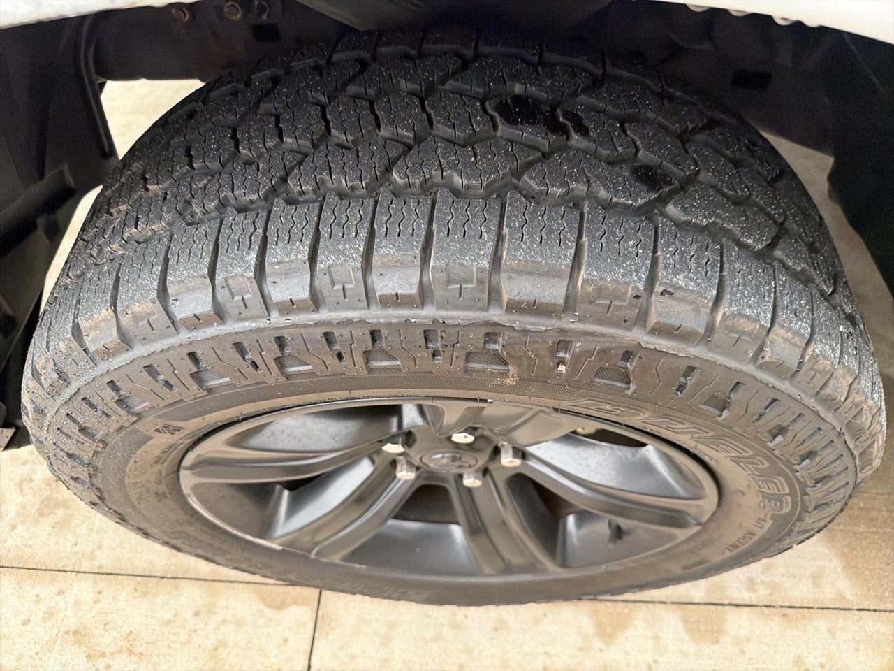 RAM 1500 Night 4x4 Crew Cab 5'7" Box 2017