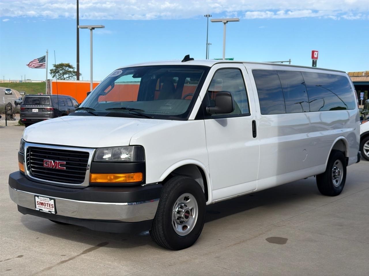 GMC Savana Passenger RWD 3500 155" LT 2025