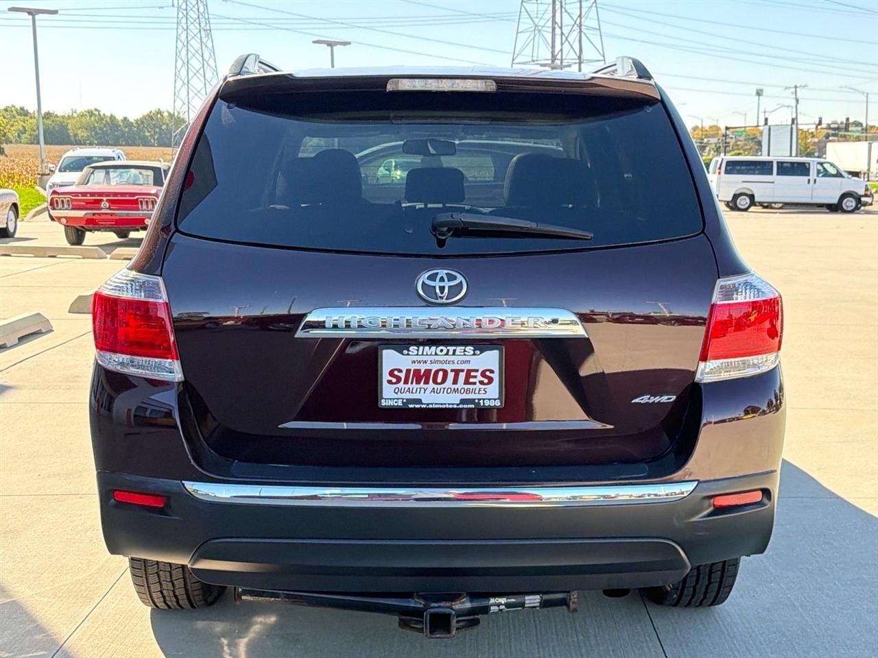 Toyota Highlander 4WD 4dr V6 (Natl) 2013