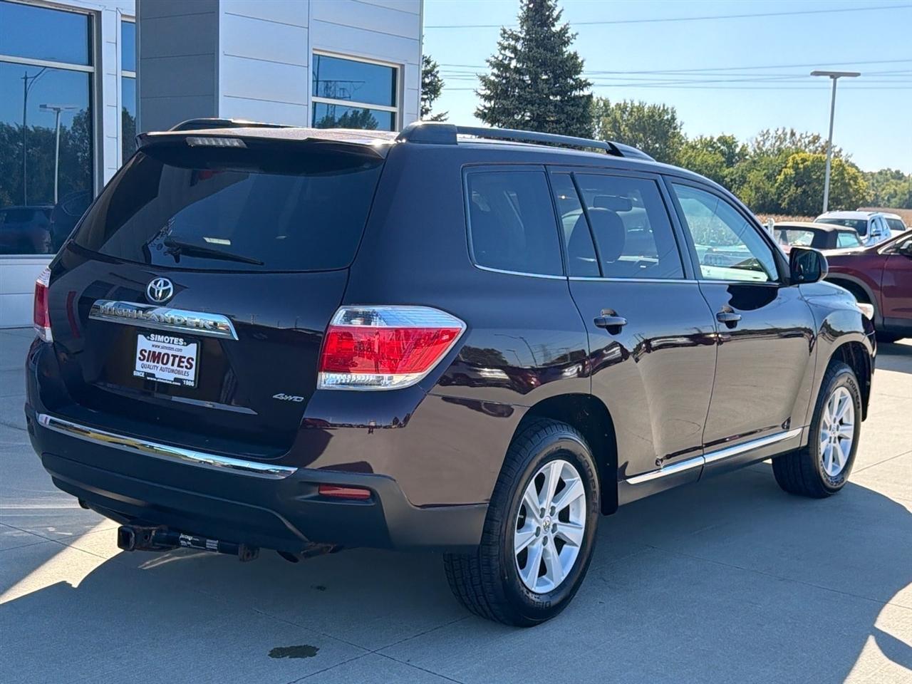 Toyota Highlander 4WD 4dr V6 (Natl) 2013