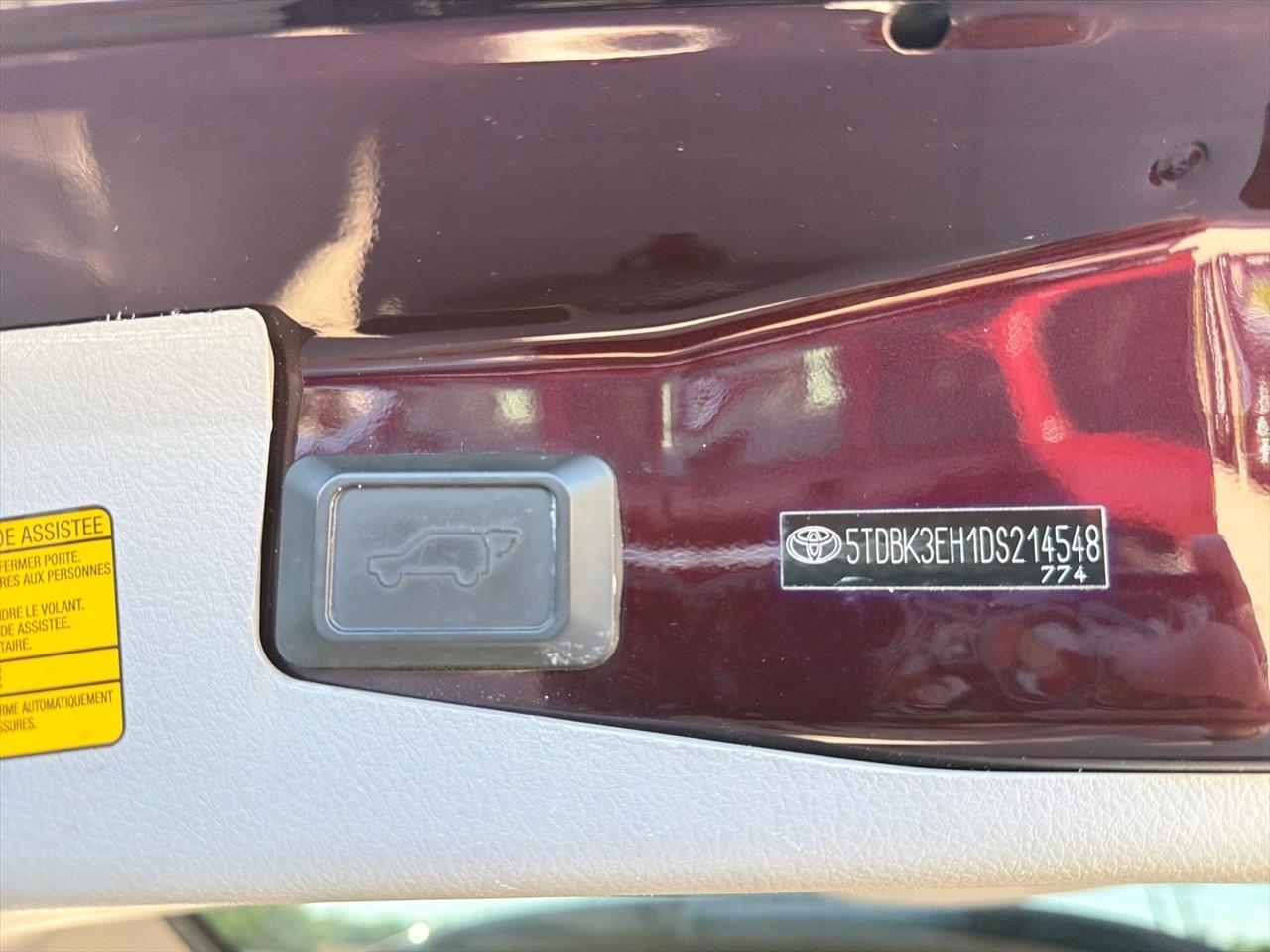 Toyota Highlander 4WD 4dr V6 (Natl) 2013