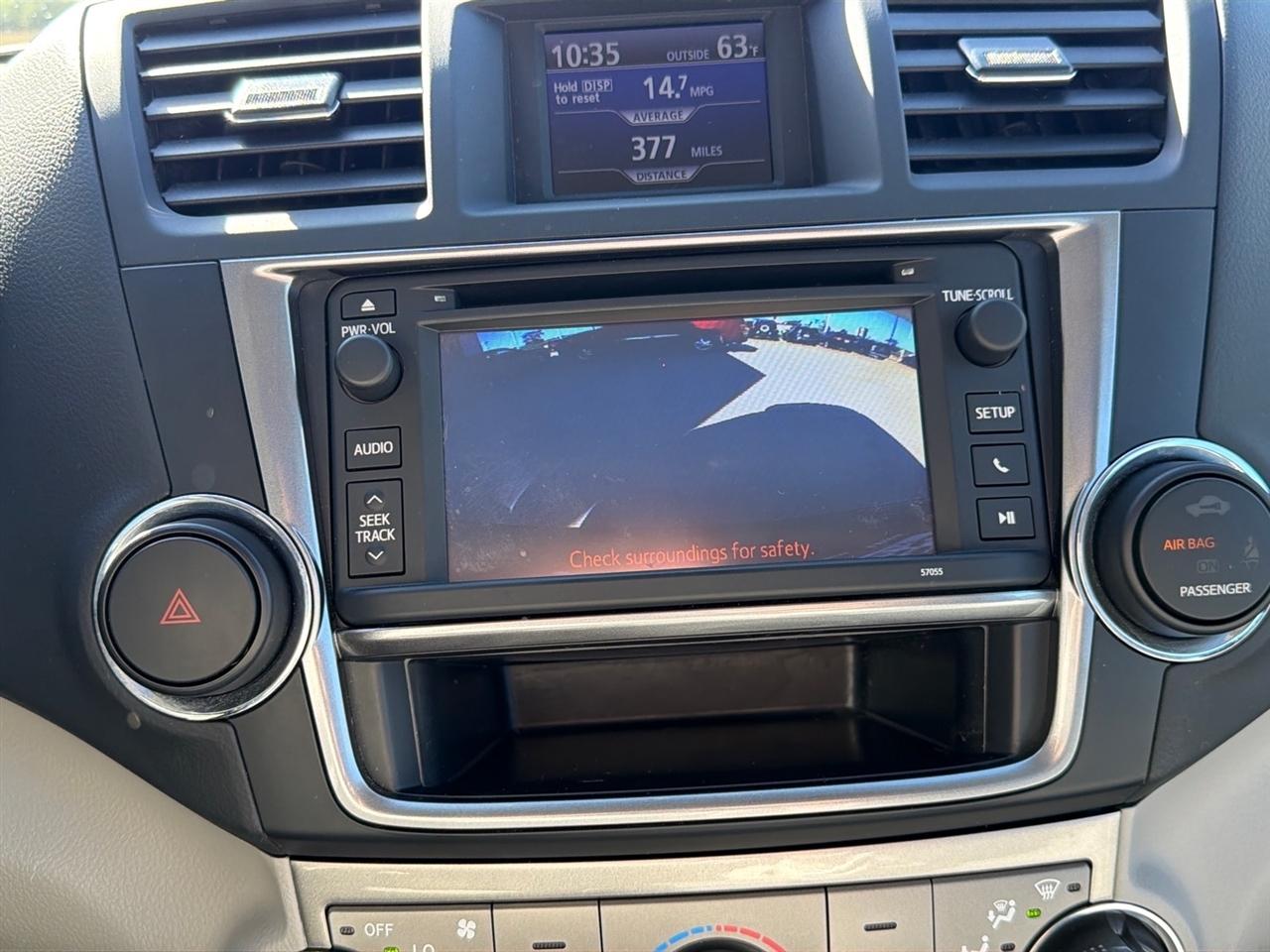 Toyota Highlander 4WD 4dr V6 (Natl) 2013