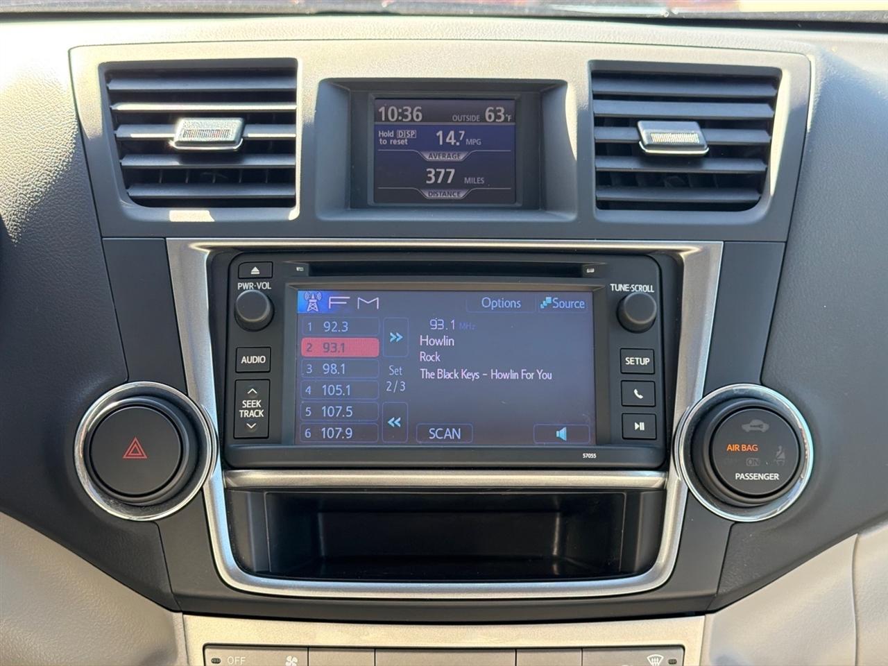 Toyota Highlander 4WD 4dr V6 (Natl) 2013