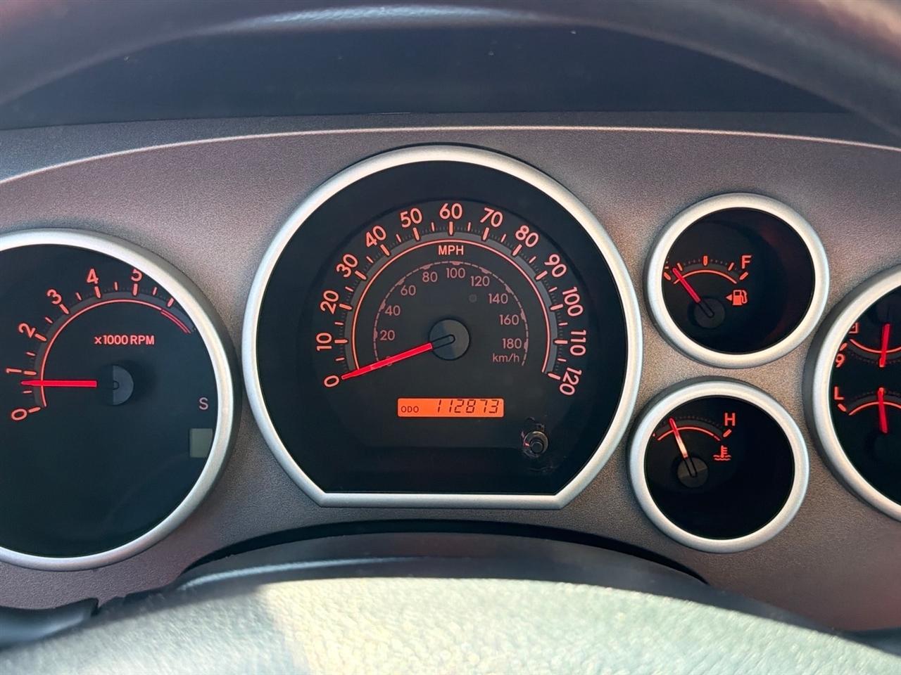 Toyota Tundra 4WD Truck CrewMax 5.7L FFV V8 6-Spd AT (Natl) 2011
