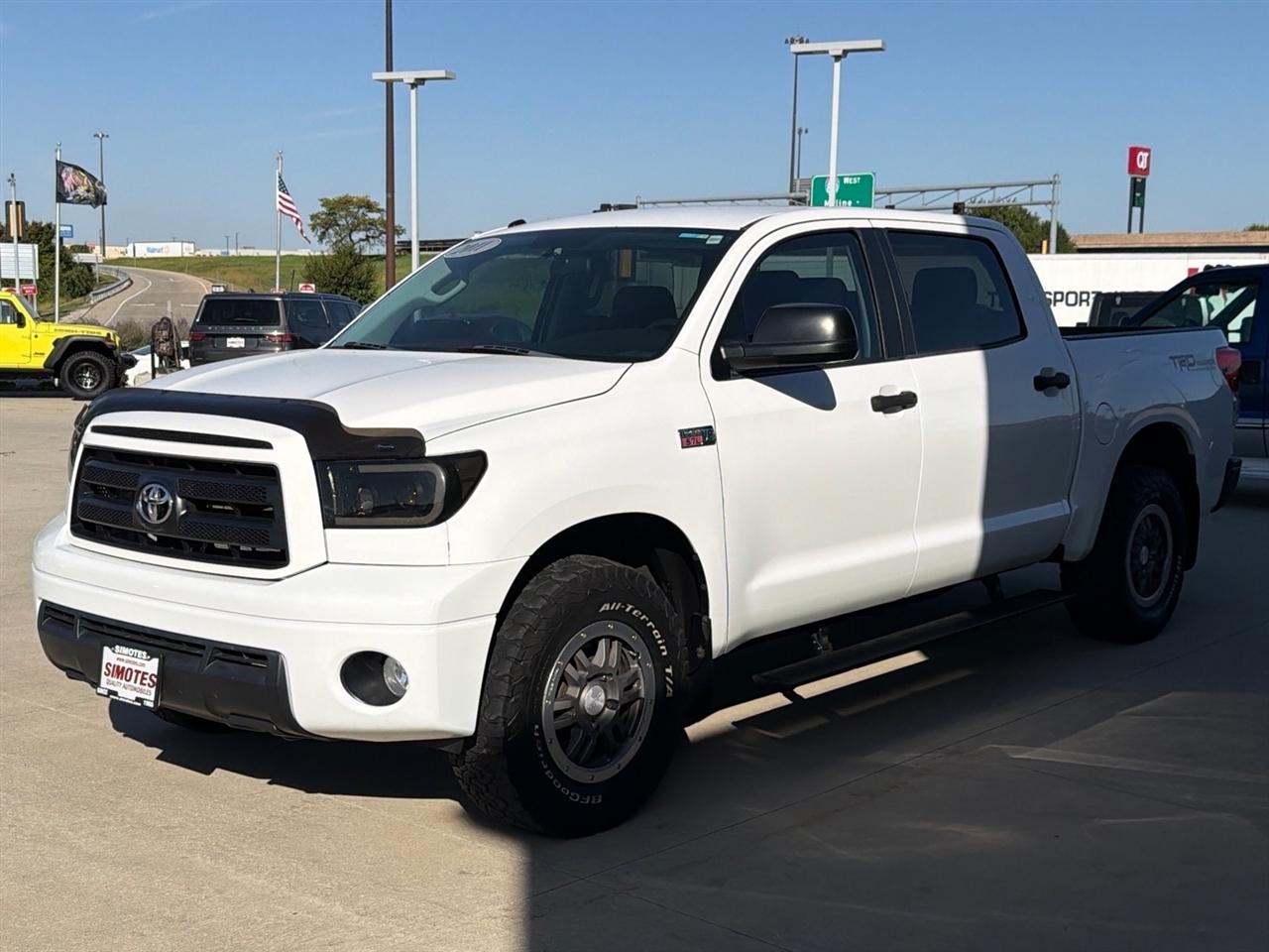 Toyota Tundra 4WD Truck CrewMax 5.7L FFV V8 6-Spd AT (Natl) 2011