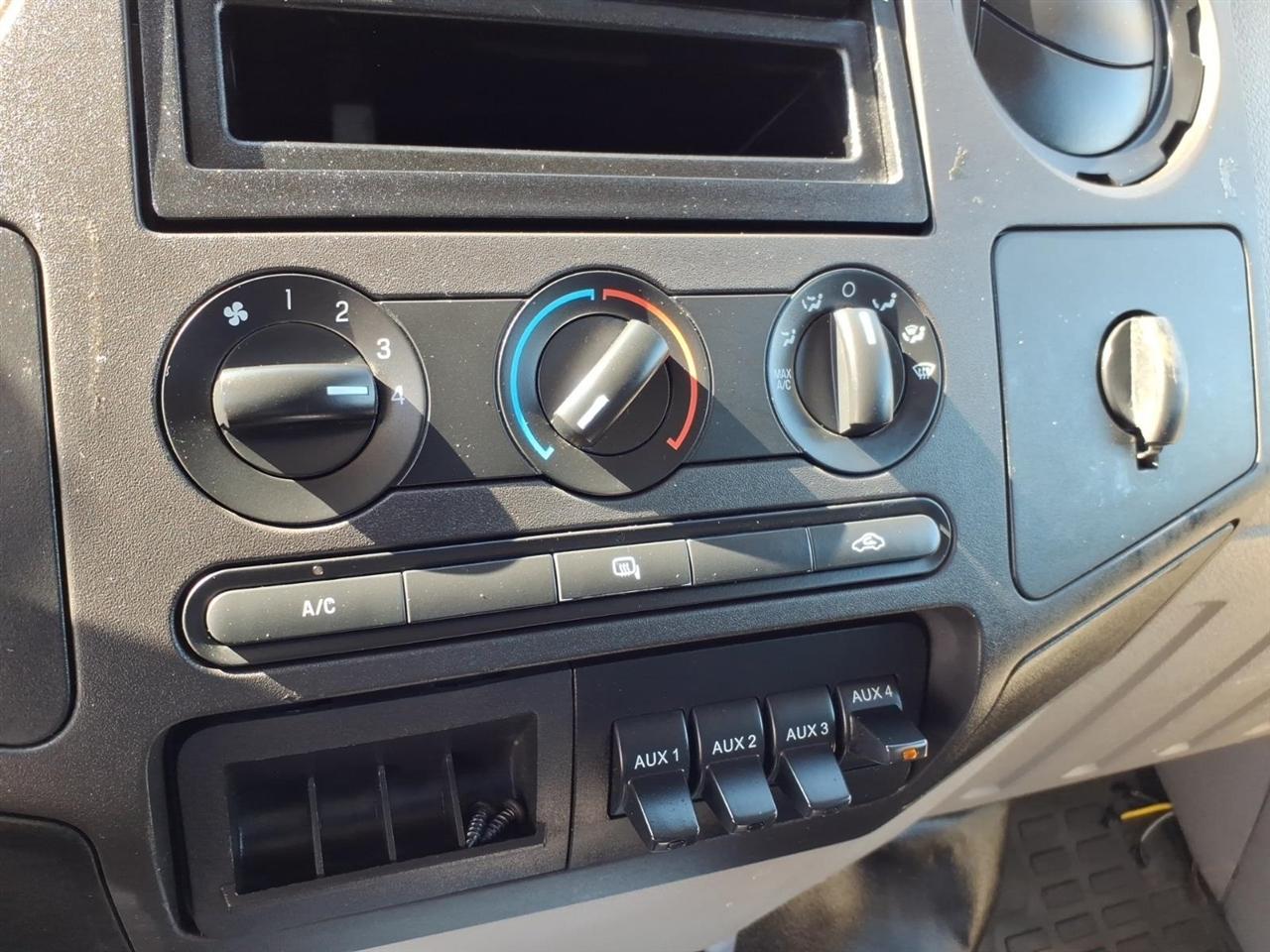 Ford Super Duty F-350 SRW 4WD Crew Cab 156" Harley-Davidson 2010