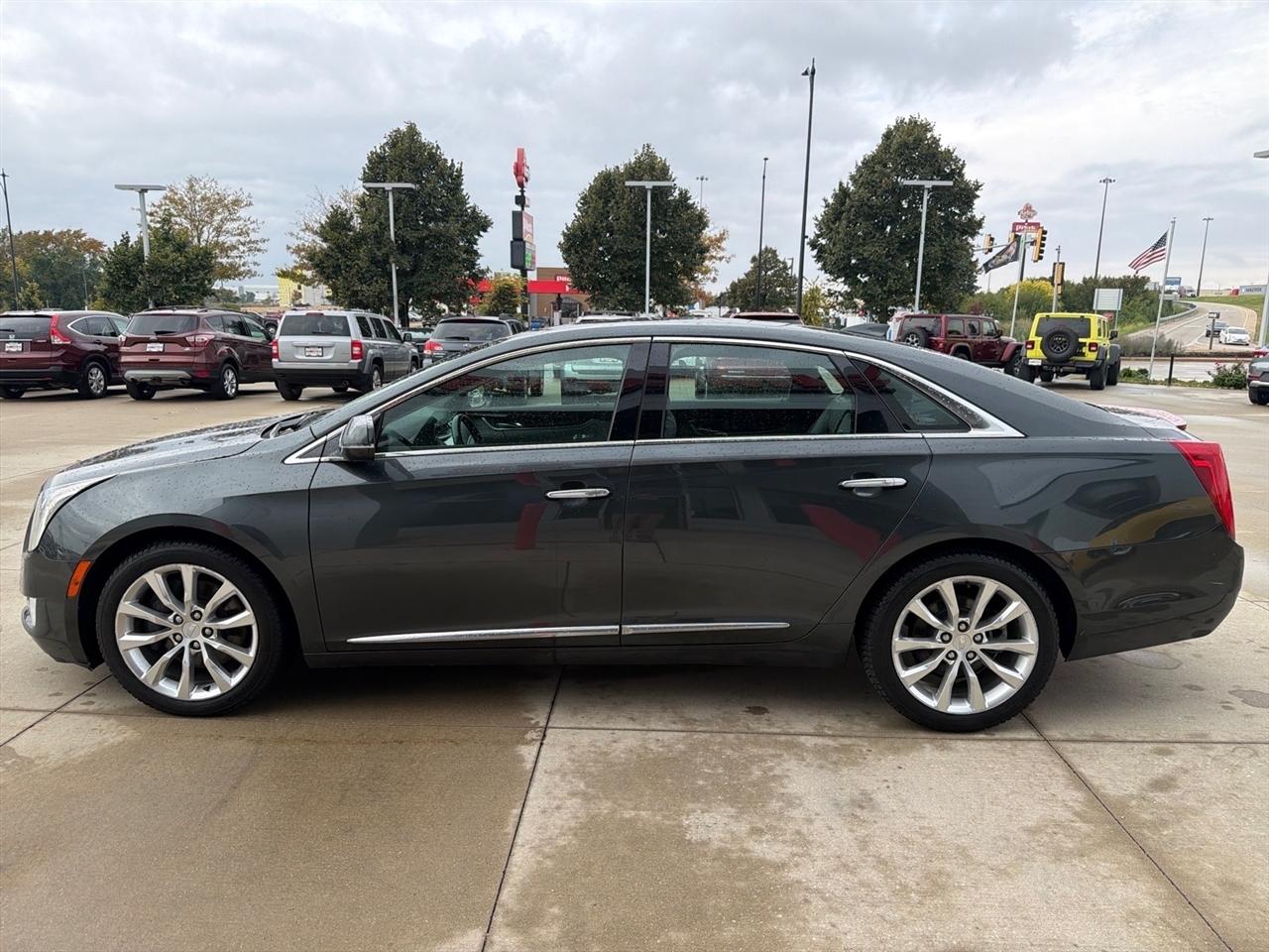 Cadillac XTS 4dr Sdn Luxury AWD 2017