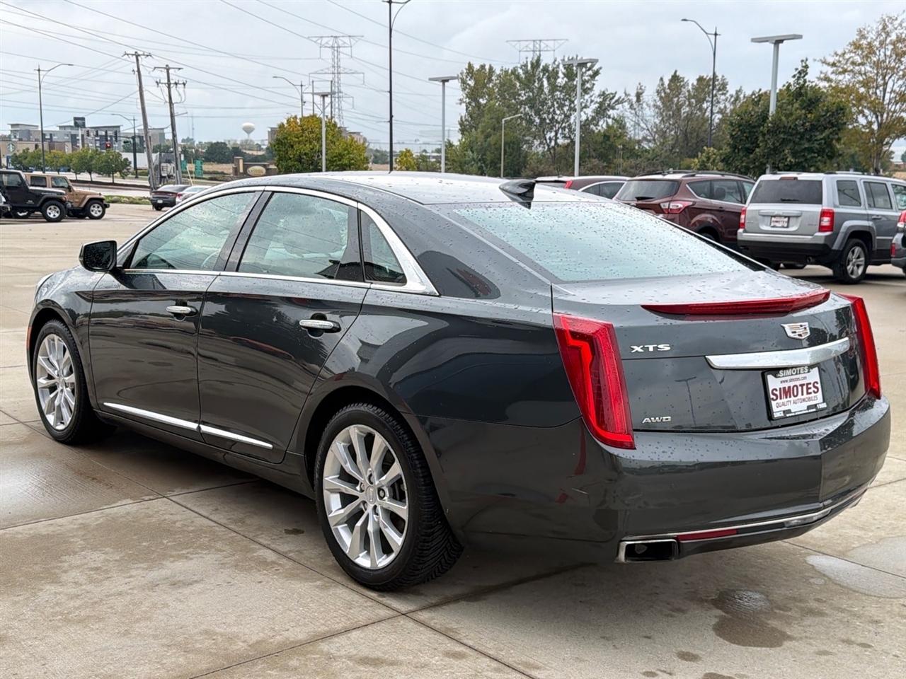 Cadillac XTS 4dr Sdn Luxury AWD 2017