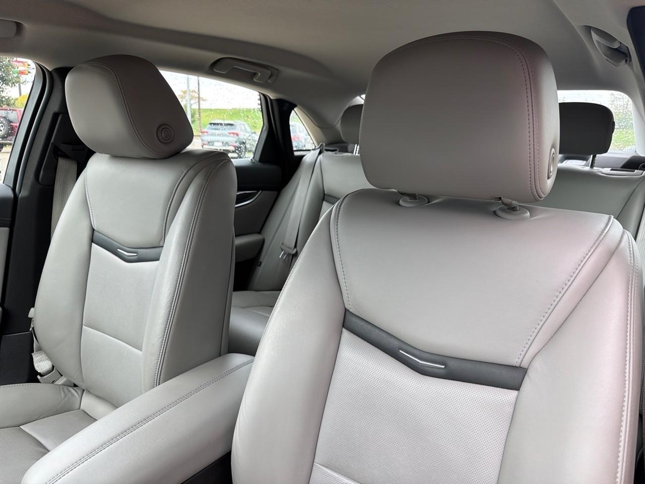 Cadillac XTS 4dr Sdn Luxury AWD 2017