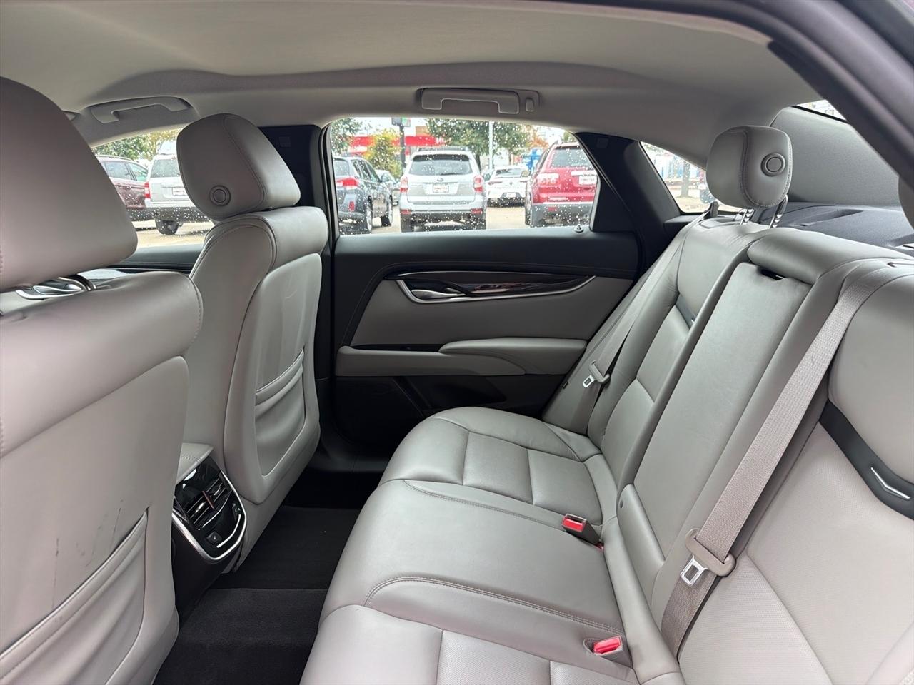 Cadillac XTS 4dr Sdn Luxury AWD 2017