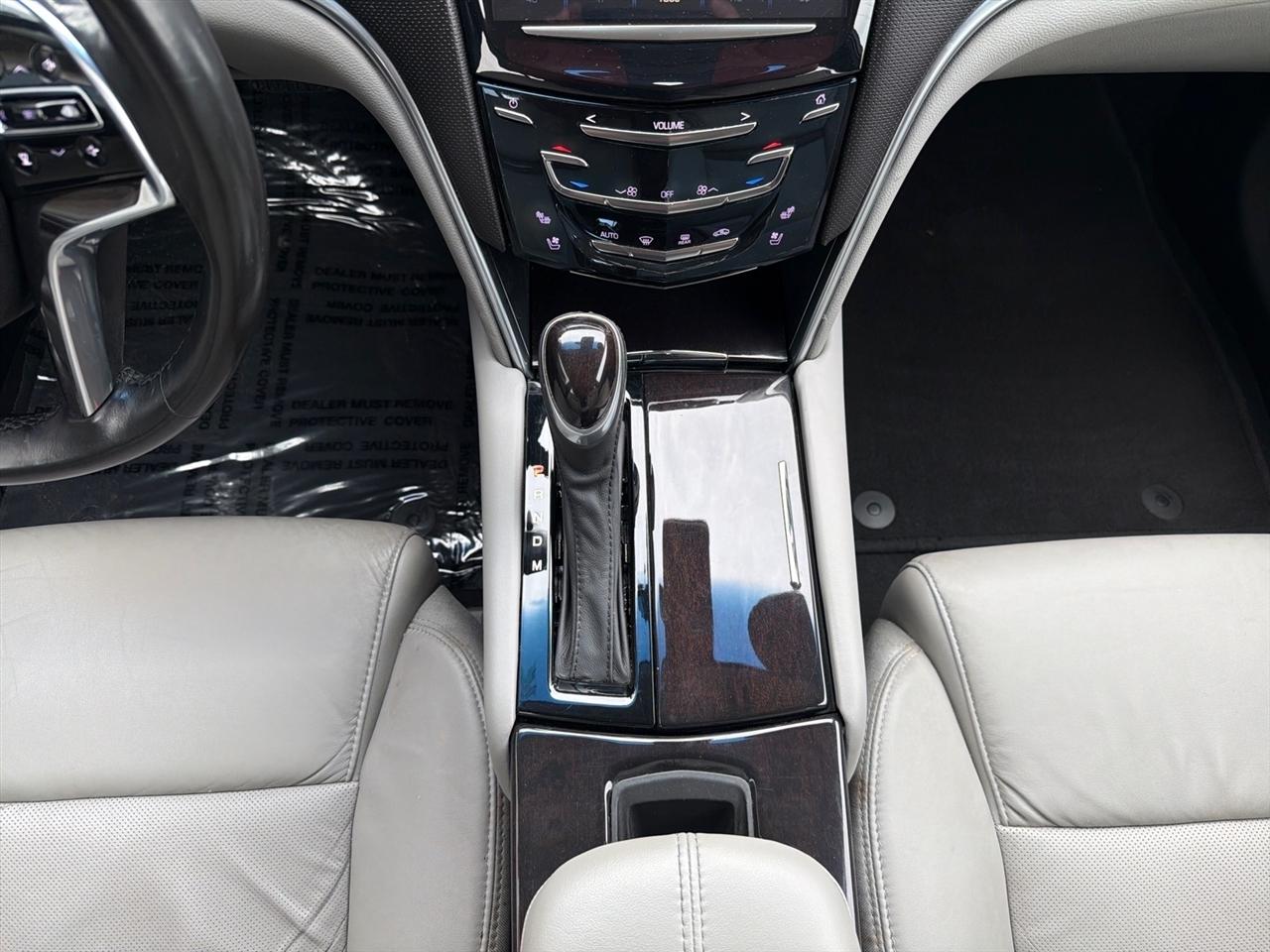 Cadillac XTS 4dr Sdn Luxury AWD 2017